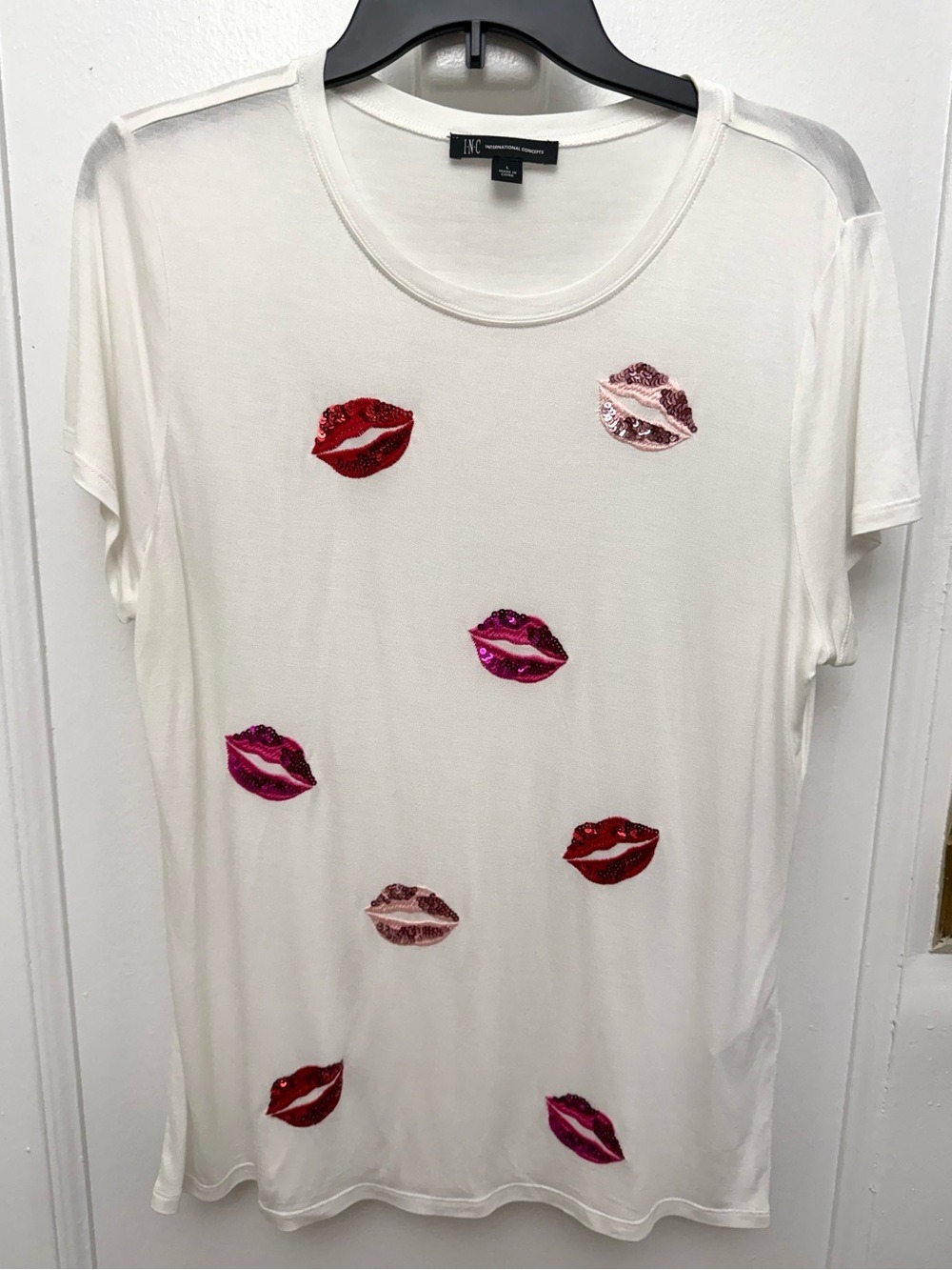 INC International Concepts White Short Sleeve Tee with Sequined Lips Size L